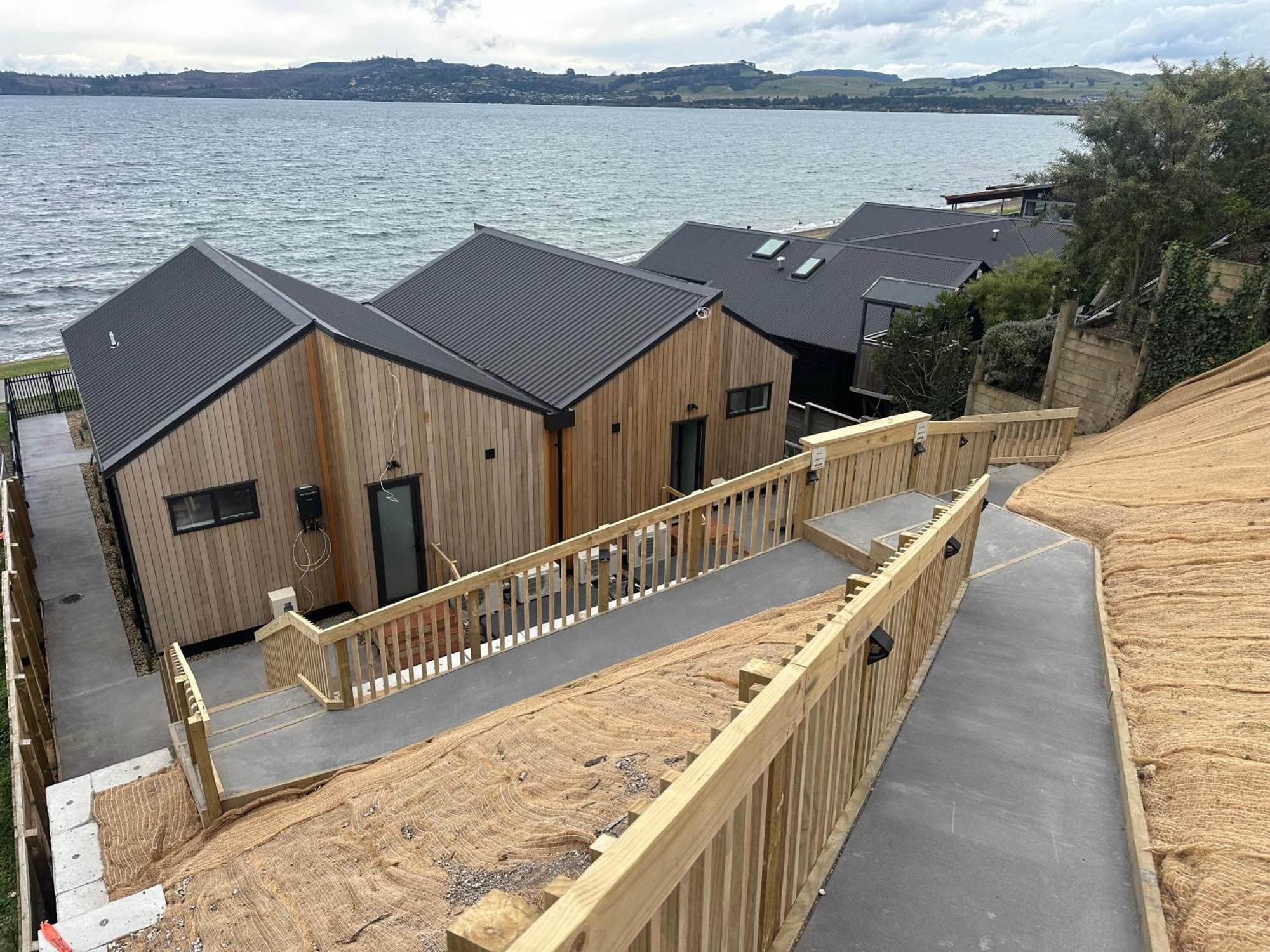 Absolute Lakefront House 타우포 호 외부 사진